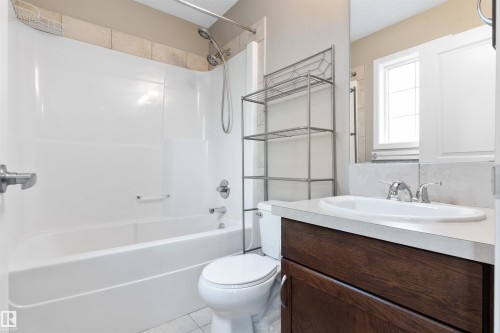 17588 59 Street, Edmonton, AB - Indoor Photo Showing Bathroom