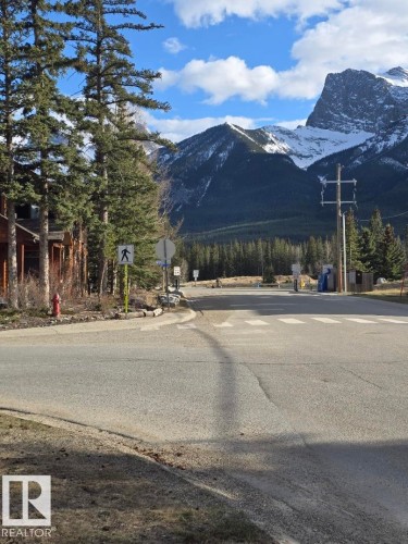 538 1St Street, Canmore, AB 