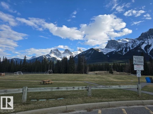 538 1St Street, Canmore, AB 