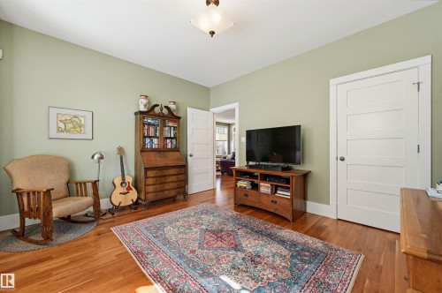 14504 Mackenzie Drive, Edmonton, AB 