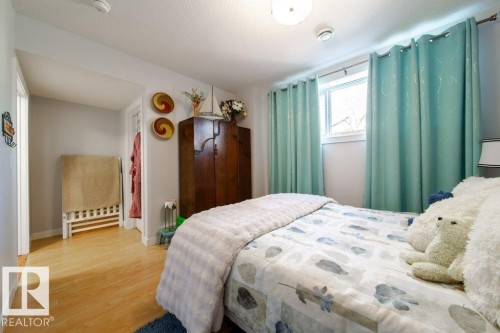 8731 85 Avenue, Edmonton, AB - Indoor Photo Showing Bedroom