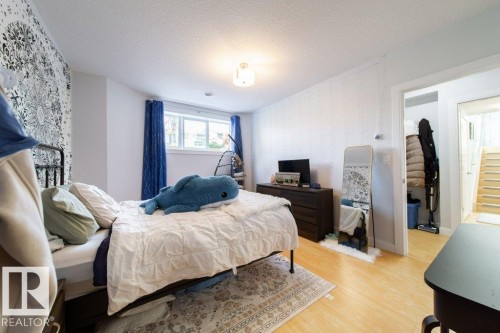 8731 85 Avenue, Edmonton, AB - Indoor Photo Showing Bedroom