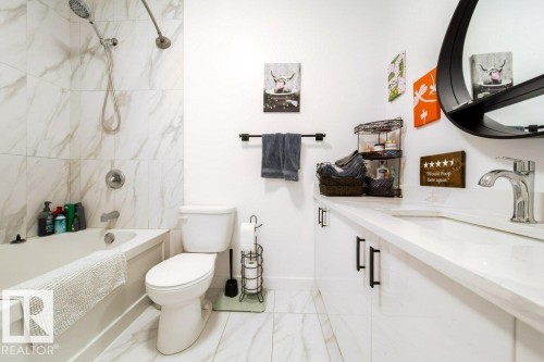8731 85 Avenue, Edmonton, AB - Indoor Photo Showing Bathroom