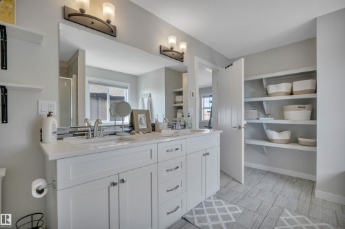 9 Rolston Close, Leduc, AB - Indoor Photo Showing Bathroom