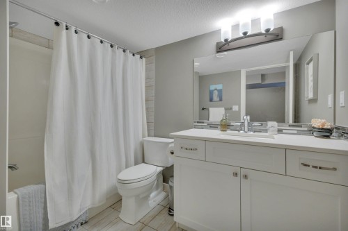 9 Rolston Close, Leduc, AB - Indoor Photo Showing Bathroom