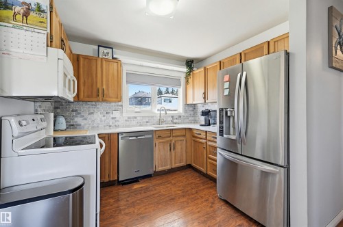 8507 149 Street, Edmonton, AB - Indoor Photo Showing Kitchen