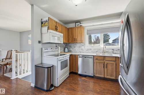 8507 149 Street, Edmonton, AB - Indoor Photo Showing Kitchen