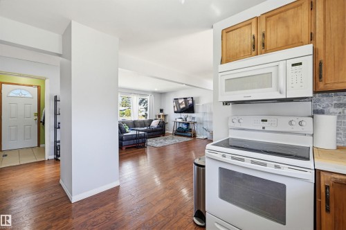 8507 149 Street, Edmonton, AB - Indoor Photo Showing Kitchen