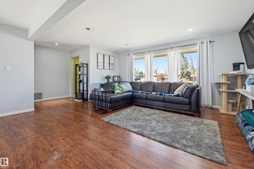 8507 149 Street, Edmonton, AB - Indoor Photo Showing Living Room