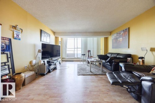 1702 13910 Stony Plain Road, Edmonton, AB - Indoor Photo Showing Living Room