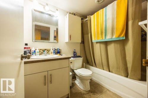 1702 13910 Stony Plain Road, Edmonton, AB - Indoor Photo Showing Bathroom