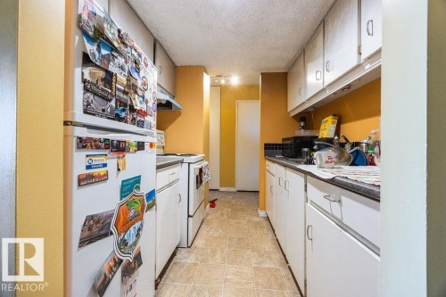 1702 13910 Stony Plain Road, Edmonton, AB - Indoor Photo Showing Kitchen