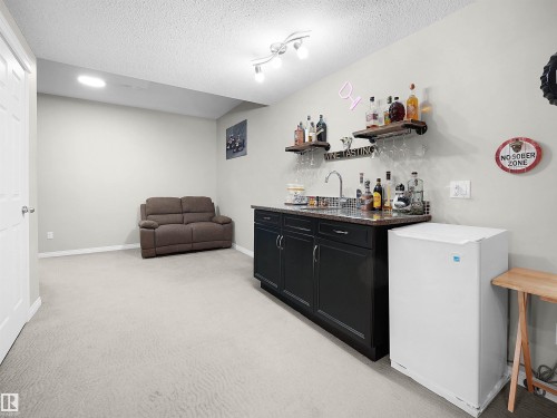 2422 Warry Place, Edmonton, AB - Indoor