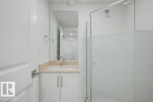 Edmonton, AB - Indoor Photo Showing Bathroom