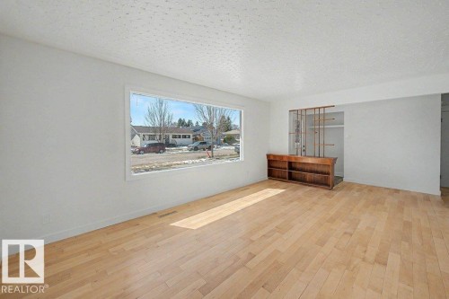 Edmonton, AB - Indoor