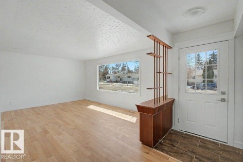 Edmonton, AB - Indoor Photo Showing Other Room