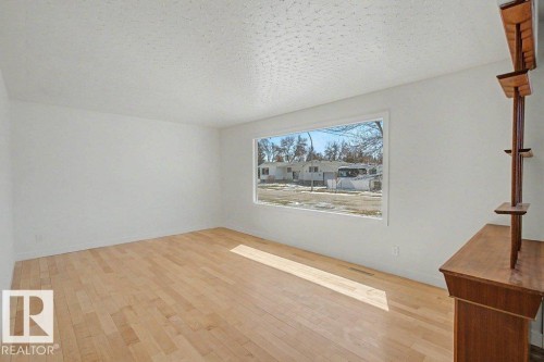 Edmonton, AB - Indoor Photo Showing Other Room