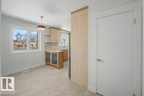 Edmonton, AB - Indoor