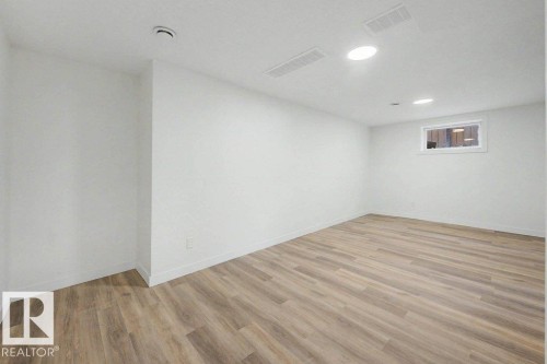 Edmonton, AB - Indoor Photo Showing Other Room