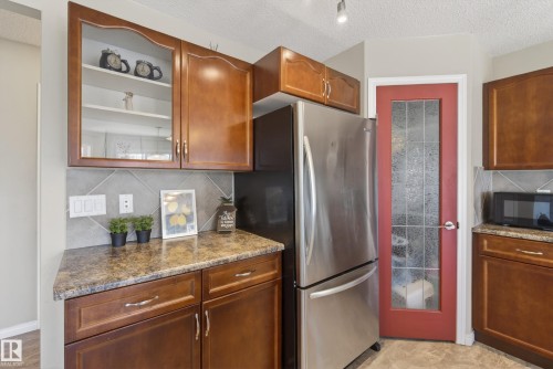 9144 207 Street, Edmonton, AB - Indoor Photo Showing Kitchen
