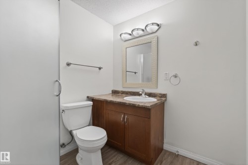 9144 207 Street, Edmonton, AB - Indoor Photo Showing Bathroom