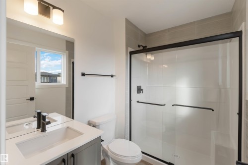 1003 Aster Boulevard, Edmonton, AB - Indoor Photo Showing Bathroom