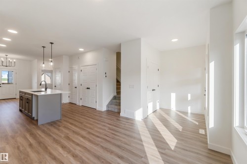 1003 Aster Boulevard, Edmonton, AB - Indoor Photo Showing Kitchen With Upgraded Kitchen