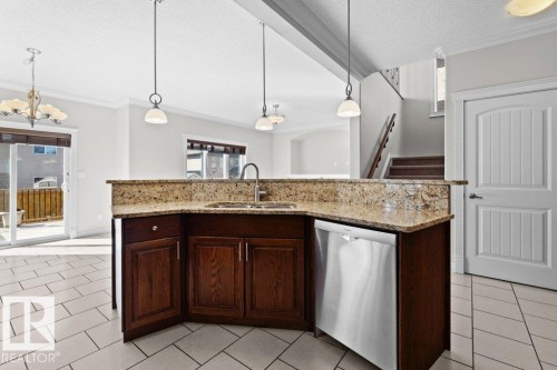 5871 166 Avenue, Edmonton, AB - Indoor Photo Showing Kitchen
