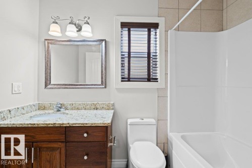 5871 166 Avenue, Edmonton, AB - Indoor Photo Showing Bathroom
