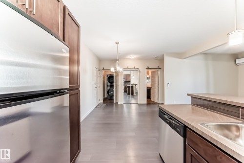 230 308 Ambleside Link Link, Edmonton, AB - Indoor Photo Showing Kitchen