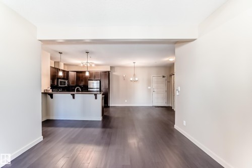230 308 Ambleside Link Link, Edmonton, AB - Indoor Photo Showing Kitchen
