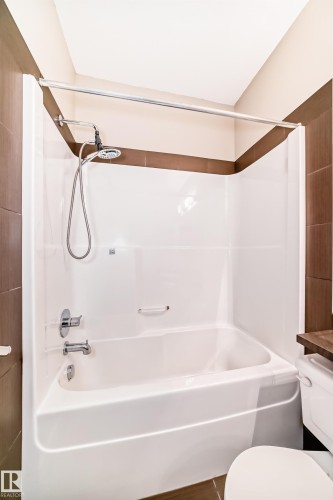 230 308 Ambleside Link Link, Edmonton, AB - Indoor Photo Showing Bathroom