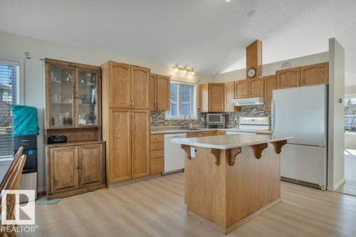 43 Mcleod Crescent, Leduc, AB - Indoor Photo Showing Kitchen
