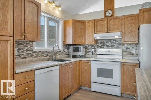 43 Mcleod Crescent, Leduc, AB - Indoor Photo Showing Kitchen