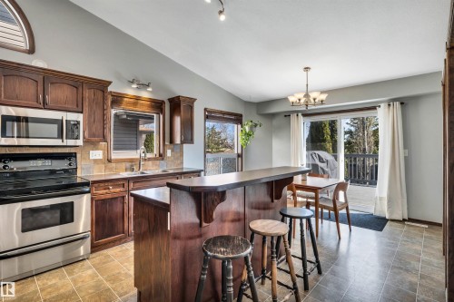 4 Birchmont Drive, Leduc, AB - Indoor Photo Showing Kitchen