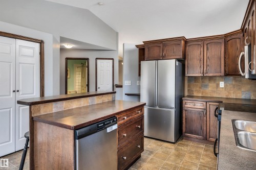 4 Birchmont Drive, Leduc, AB - Indoor Photo Showing Kitchen
