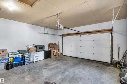 4 Birchmont Drive, Leduc, AB - Indoor Photo Showing Garage