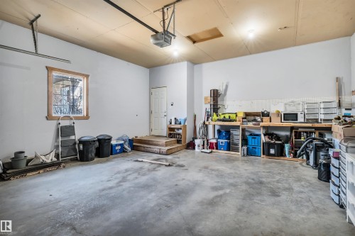 4 Birchmont Drive, Leduc, AB - Indoor Photo Showing Garage