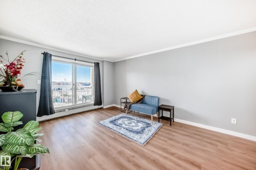 330 4210 139 Avenue, Edmonton, AB - Indoor Photo Showing Living Room