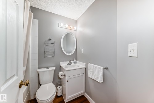 330 4210 139 Avenue, Edmonton, AB - Indoor Photo Showing Bathroom