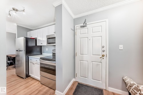 330 4210 139 Avenue, Edmonton, AB - Indoor Photo Showing Kitchen