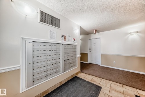 330 4210 139 Avenue, Edmonton, AB - Indoor Photo Showing Other Room