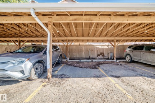 330 4210 139 Avenue, Edmonton, AB - Indoor Photo Showing Garage