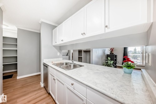 330 4210 139 Avenue, Edmonton, AB - Indoor Photo Showing Kitchen With Double Sink