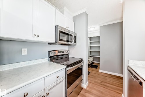 330 4210 139 Avenue, Edmonton, AB - Indoor Photo Showing Kitchen