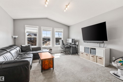 3087 Carpenter Landing, Edmonton, AB - Indoor Photo Showing Living Room