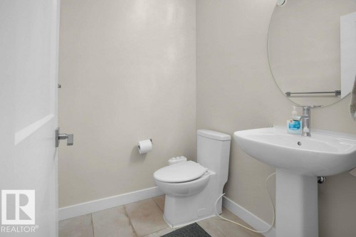 1459 Cherniak Way, Edmonton, AB - Indoor Photo Showing Bathroom