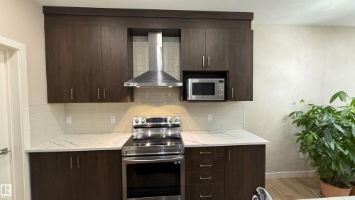 1459 Cherniak Way, Edmonton, AB - Indoor Photo Showing Kitchen