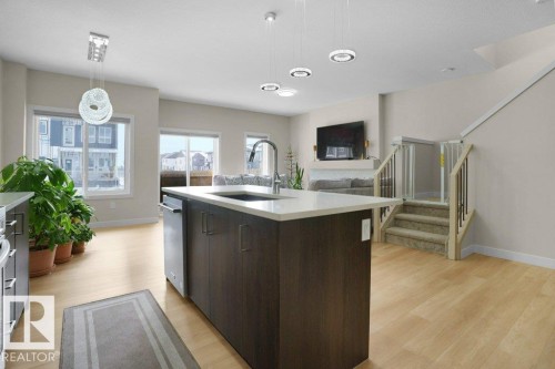 1459 Cherniak Way, Edmonton, AB - Indoor Photo Showing Kitchen