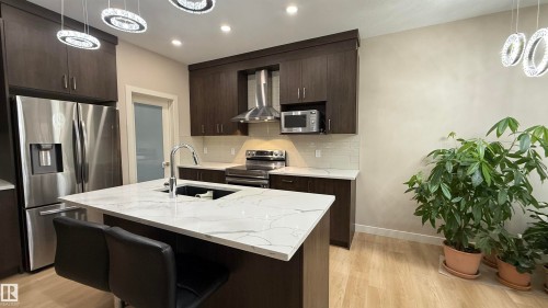 1459 Cherniak Way, Edmonton, AB - Indoor Photo Showing Kitchen With Stainless Steel Kitchen With Upgraded Kitchen